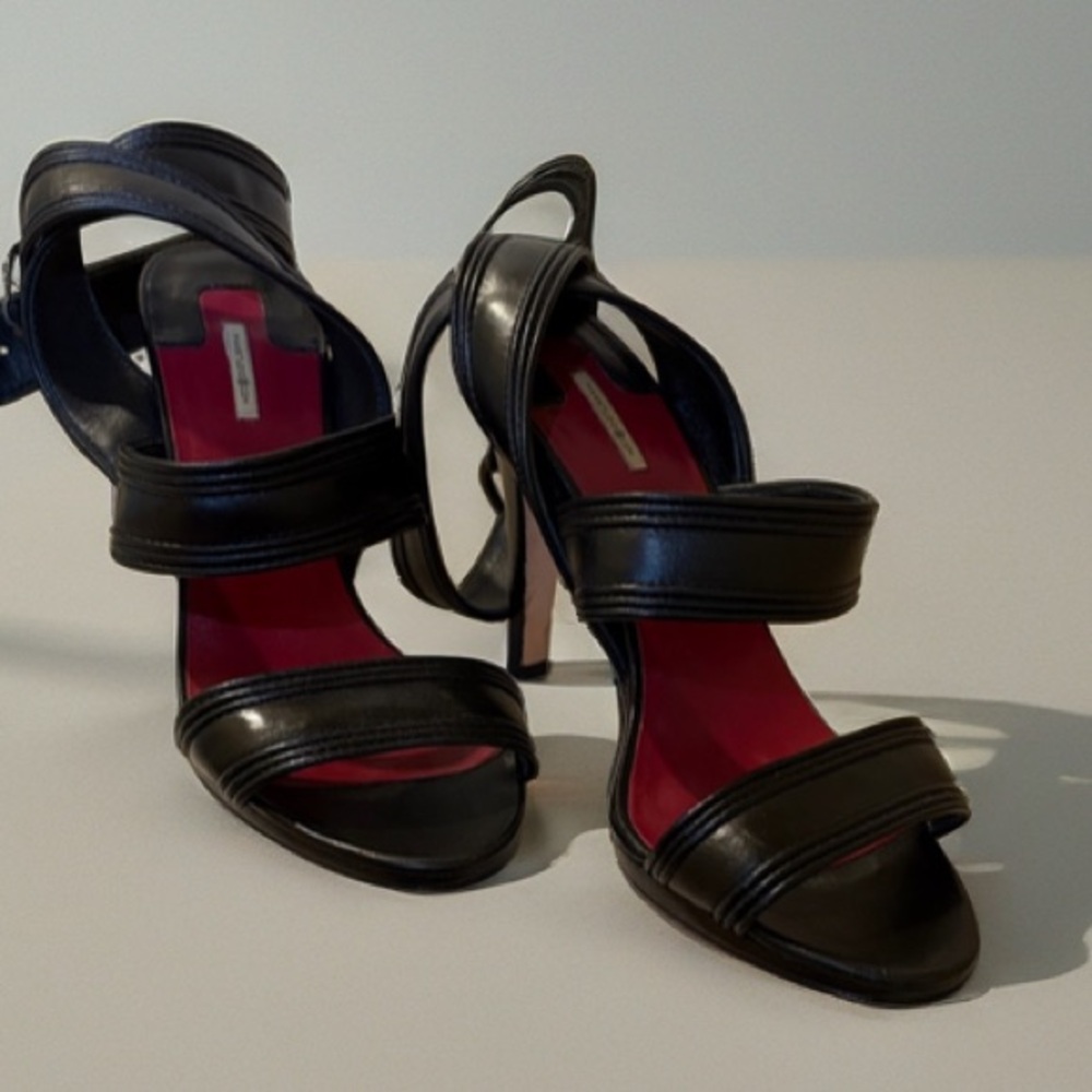 Max Studio Black Strappy Heels
